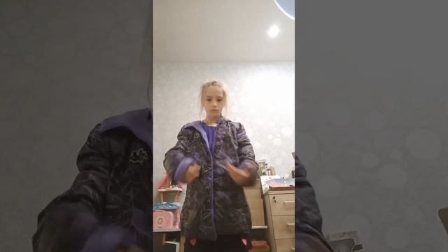 пыталось 7 раз но полочилось смотреть онлайн