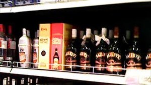 Турция Анталия Аэропорт . Duty Free ( дьюти фри ) в зоне прилёта . Turkey Antalya airport.