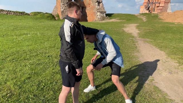 Когда взяли за грудки/Самооборона от захвата за одежду/Самозащита от мужика/Освобождение от захвато смотреть онлайн