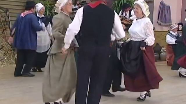 La bourrée en Auvergne par Lou Belladaires смотреть онлайн