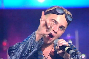 Почти "революционный" призыв "Отпетых мошенников" - ЕСЛИ НАДОЕЛО, ДВИГАЙ ТЕЛОМ 👍 или 👎