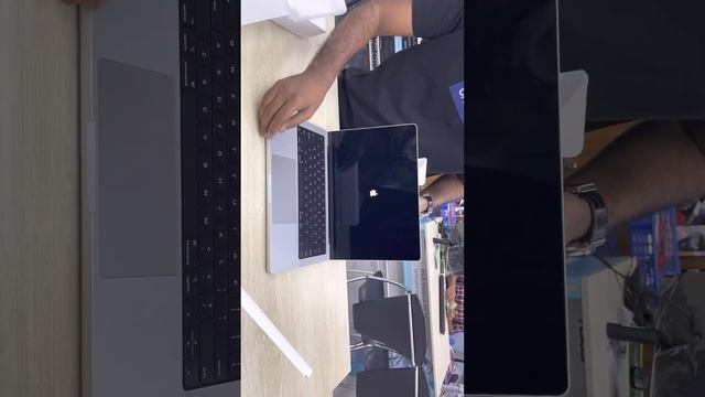 MacBook pro m2 19-core gpu 16 GB Ram 1TB SSD Unboxing