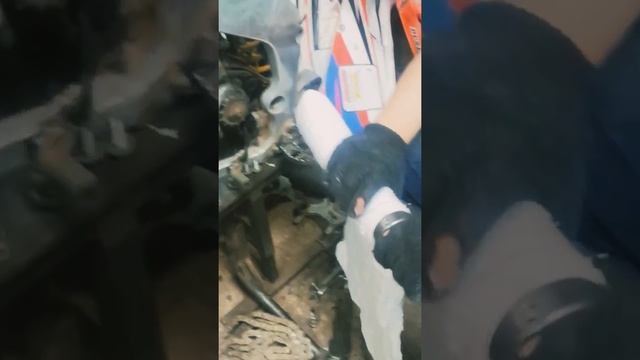 Замена набивки глушителя на мотоцикле Honda CR250