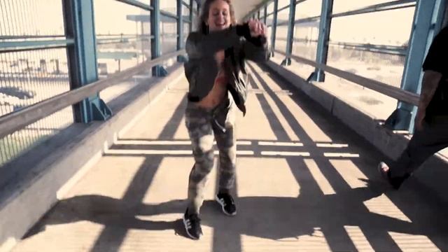 Stephanie Stevenson Salsa/Reggaeton Fusion смотреть онлайн