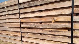 Деревянный забор в Красноярске из строганной доски 1-3 сорт, строганной.