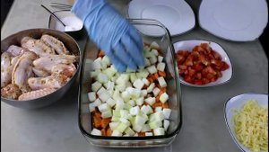 КАК ПРИГОТОВИТЬ КУРИНЫЕ КРЫЛЫШКИ С ГАРНИРОМ И ОВОЩАМИ.