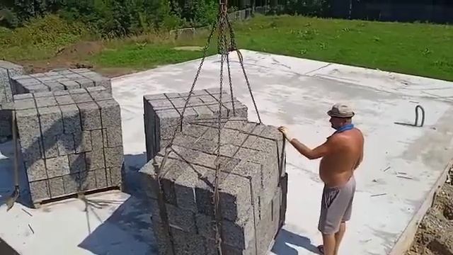Арболит Юг. Приехали блоки из арболита на участок. Скоро приступаем к кладке стен. смотреть онлайн