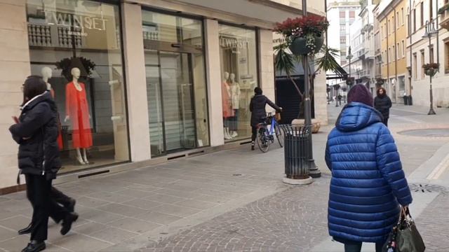 Italia Padova Balensiaga смотреть онлайн