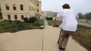 КРУТЫЕ ТРЮКИ НА САМОКАТЕ ?/В СКЕЙТ ПАРКЕ? ВЫНОС МОЗГА!!!ПОД МУЗЫКУ