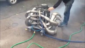 Звук двухтактного V8 двигателя для мотоцикла.