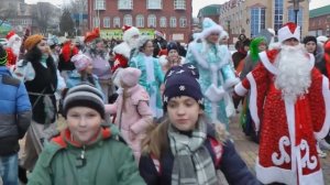 21.12.2018 театрализованное представление "Парад Дедов Морозов и Снегурочек".