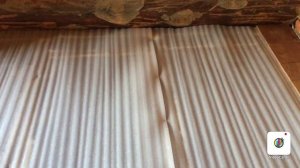 Кладем фанеру на пол. Покрываем водоотталкивающим раствором