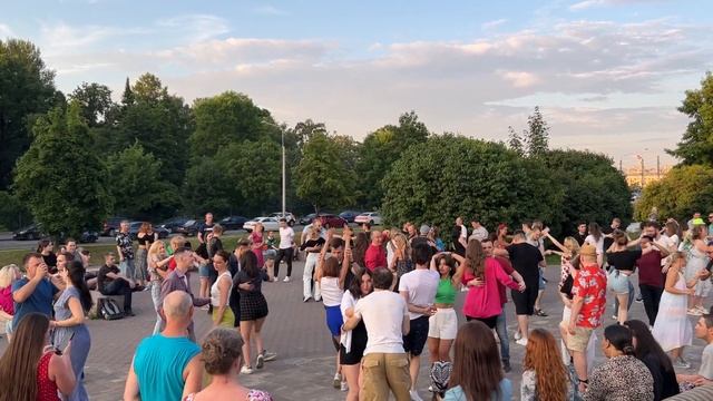 Бачата на Карповке июнь 2023 Питер. Опен-эйр, 02 смотреть онлайн