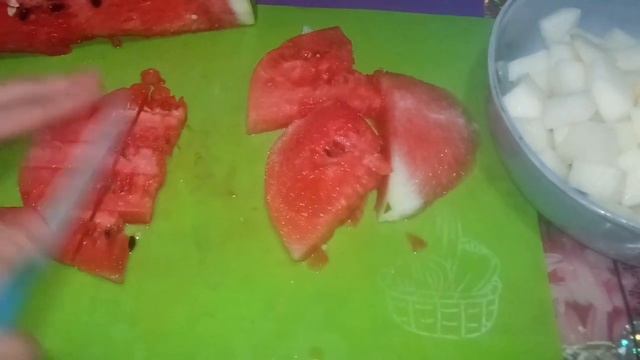 Фруктовый салат из арбуза и дыни. Просто и вкусно) ✨ смотреть онлайн