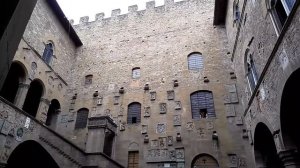 МУЗЕЙ БАРДЖЕЛЛО И ВНУТРИ СОБОРА САНТА-МАРИЯ-ДЕЛЬ-ФЬОРЕ. Bargello. Firenze.