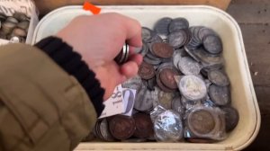 Блошиный рынок в Москве. БУДЬТЕ АККУРАТНЕЙ. Копии монет из серебра. Даже вес одинаковый.