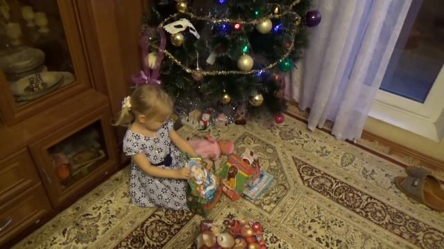 ВЛОГ Мы снова едем в гости! Алиса балуется! Отлично проводим время! смотреть онлайн