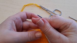 Прячем кончики пряжи
