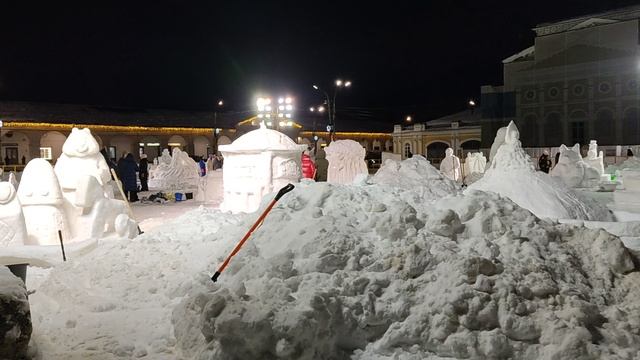Подготовка к Фестивалю Скульптур из снега в Костроме 2023 г.