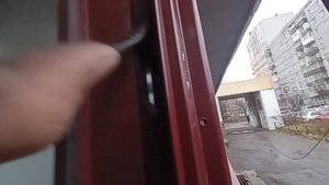 Лопнули закладные на алюминиевой двери и не куда крепить петли. Как их закрепить? Каждый сможет!