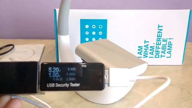 Nillkin Phantom - лампа с модулем беспроводной зарядки смотреть онлайн