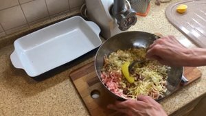 Диетические, но очень вкусные котлетки из индейки в духовке