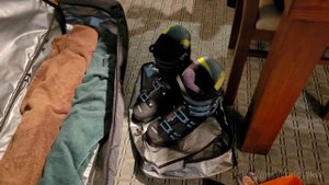 Dakine Fall Line Roller - How To Pack Ski Bag