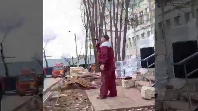 Моосква.  Стройкада иштеген Кыргыз жарандарыбыз буй буй ырын тытып салды