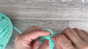 Яйцо пасхальное крючком. Мастер класс. Из плюшевой пряжи