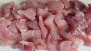 Мясной суп с овощами и пшеничной крупой