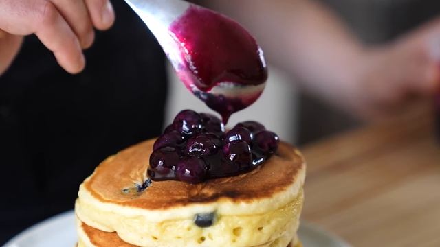 Making IHOP Pancakes at Home | But Better смотреть онлайн