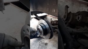 Замена задних тормозных дисков Рено Мастер 3