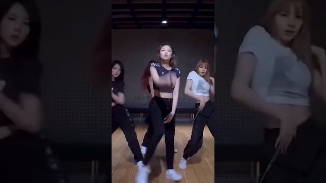 DDU DU DDU DU | Mirrored Jennie focus