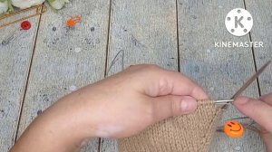 Вяжем спицами варежки, самый лучший вариант,просто и быстро вяжется...