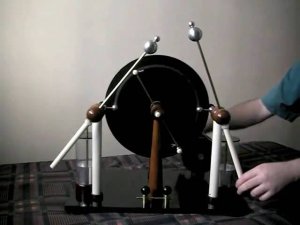 машина Вимшурста с изолированными секторами