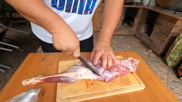 ПЕРВЫЙ раз баранья нога в костре!!! Не знали, что получится ??? смотреть онлайн