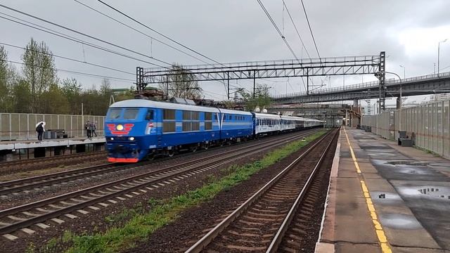 "В Карелию с Дедом Морозом!" ЧС6-022 с туристическим поездом 930У смотреть онлайн