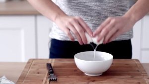 Классический салат Цезарь с курицей. Рецепт настоящего соуса для салата Цезарь