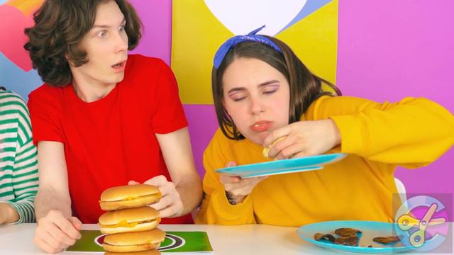 КВАДРАТНАЯ ТРЕУГОЛЬНАЯ или КРУГЛАЯ ЕДА ЧЕЛЛЕНДЖ от CRAFToonS смотреть онлайн