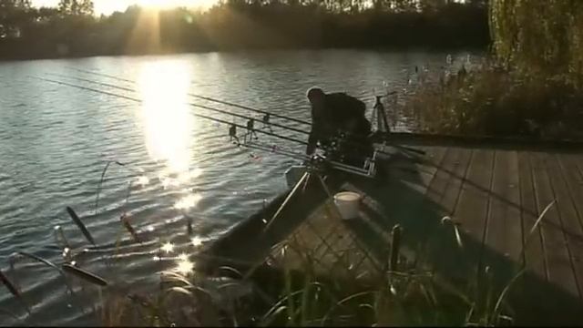 Łódka zdalnie sterowana do wywozu zanęt i przynęt Feeder Boat 4. смотреть онлайн