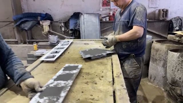 Заливка элементов оформления окон и дверных проемов по технологии Мрамор из бетона
