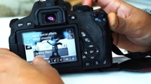 How to change filters on a DSLR camera - Canon 700d