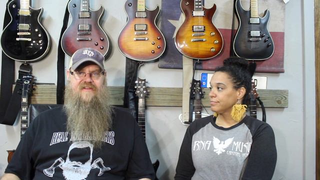 Phil McKnight and CMG Guitars? Best beginner pedals? Vola Guitars! ASK RNA #258 смотреть онлайн