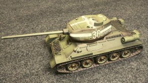 Танк Т-34-85: распаковка и запуск металлической радиоуправляемой модели