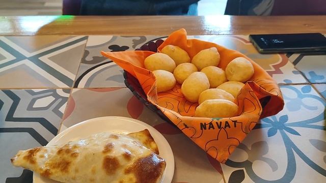 Т Ц Азия Парк в Астане. Чайхана. Вкуснейшие баурсаки. смотреть онлайн