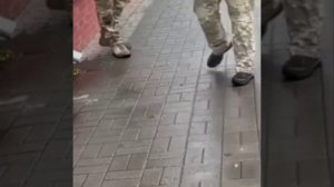 Нарезка из сюжетов "добровольной" мобилизации на Украине.