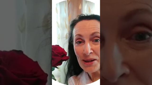 Роза! 🌹- Просто так? Без повода? - Ну да.