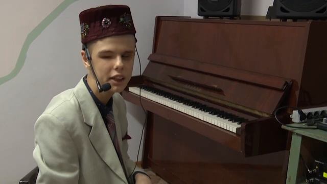 Помочь Агадуллину Азамату смотреть онлайн