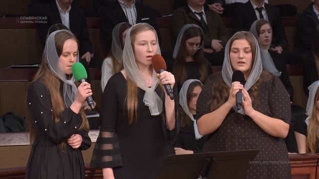 "Стою перед распятьем на коленях" - Группoвое пение смотреть онлайн