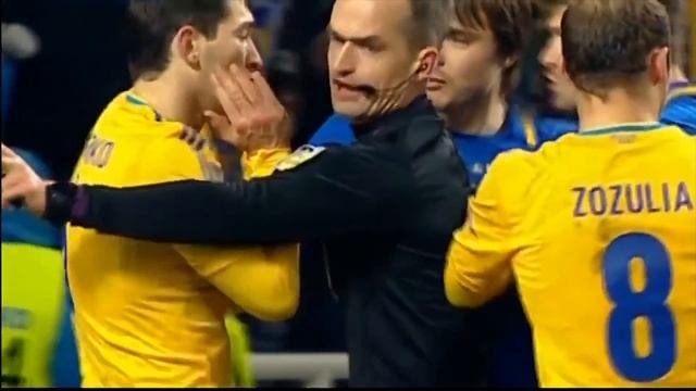 10 УЖАСНЫХ КРАСНЫХ КАРТОЧЕК В ФУТБОЛЕ смотреть онлайн